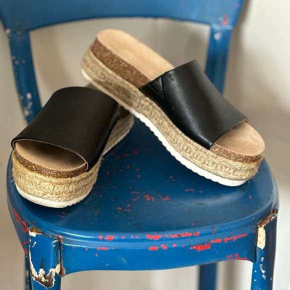 Dolce Vita Shoes - Dolce Vita “Esmeralda” Platform/Mule Espadrille Sandal. EUC/ size 6.5